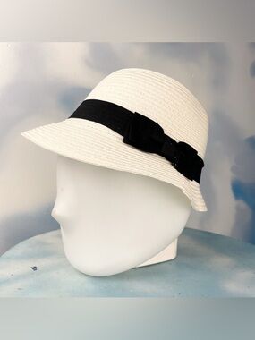 XQ vintage 80s white paper straw cloche hat NWOT